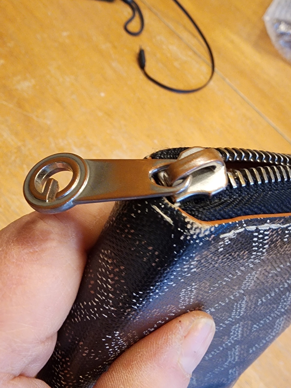 Goyard Matignon GM Wallet in Black and Tan Goyardine canvas with brown leather - Picture 6 of 16